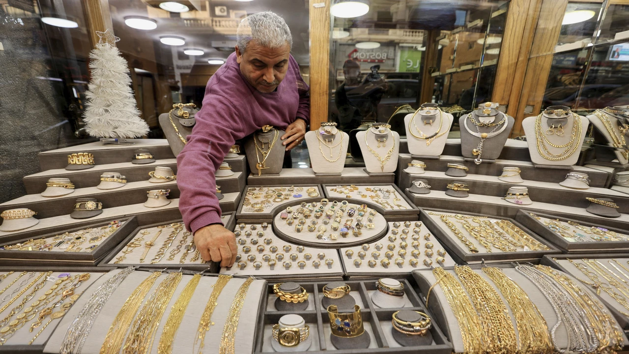 تطورات سعر الذهب عيار 21 في مصر بختام تعاملات يوم السبت